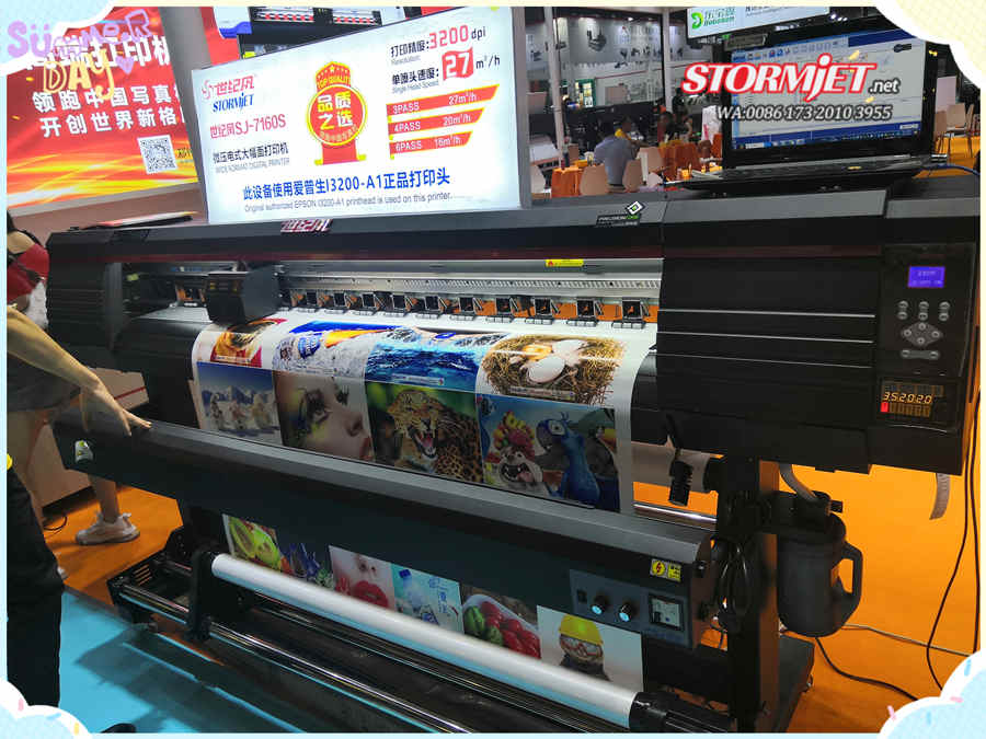 Flex Banner Printer With Original Epson Printhead In International Show