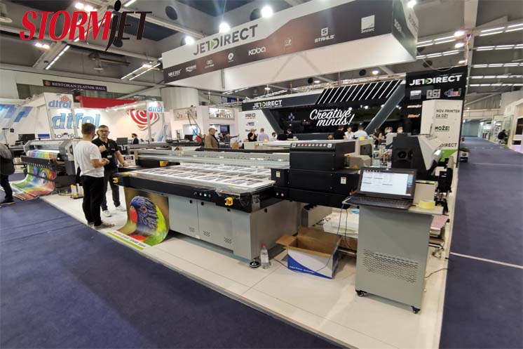 Best Selling UV2513 Flatbed Printer In Serbia